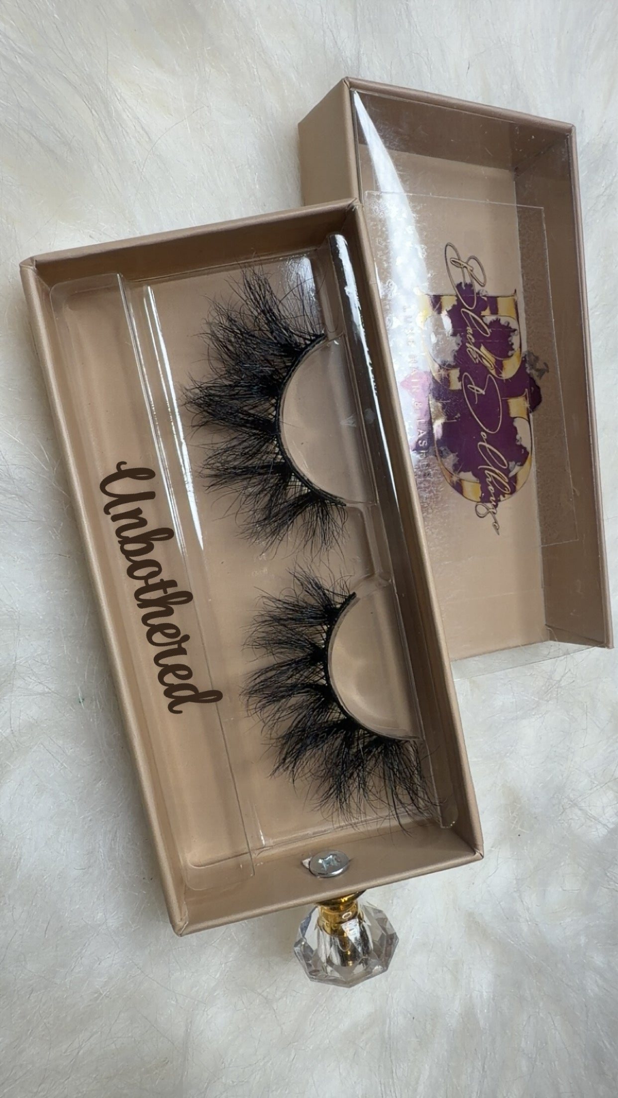 “Unbothered” Mink Lashes